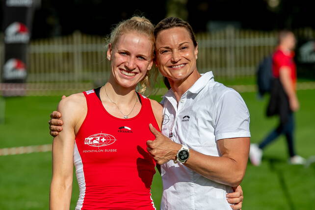 Lea Egloff und Nationalcoach Florence Dinichert